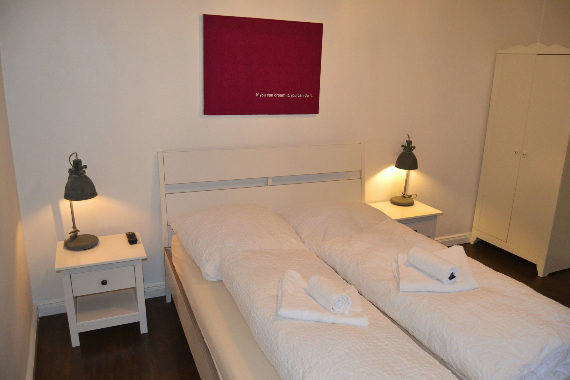 St. Pauli Lodge Amburgo Esterno foto